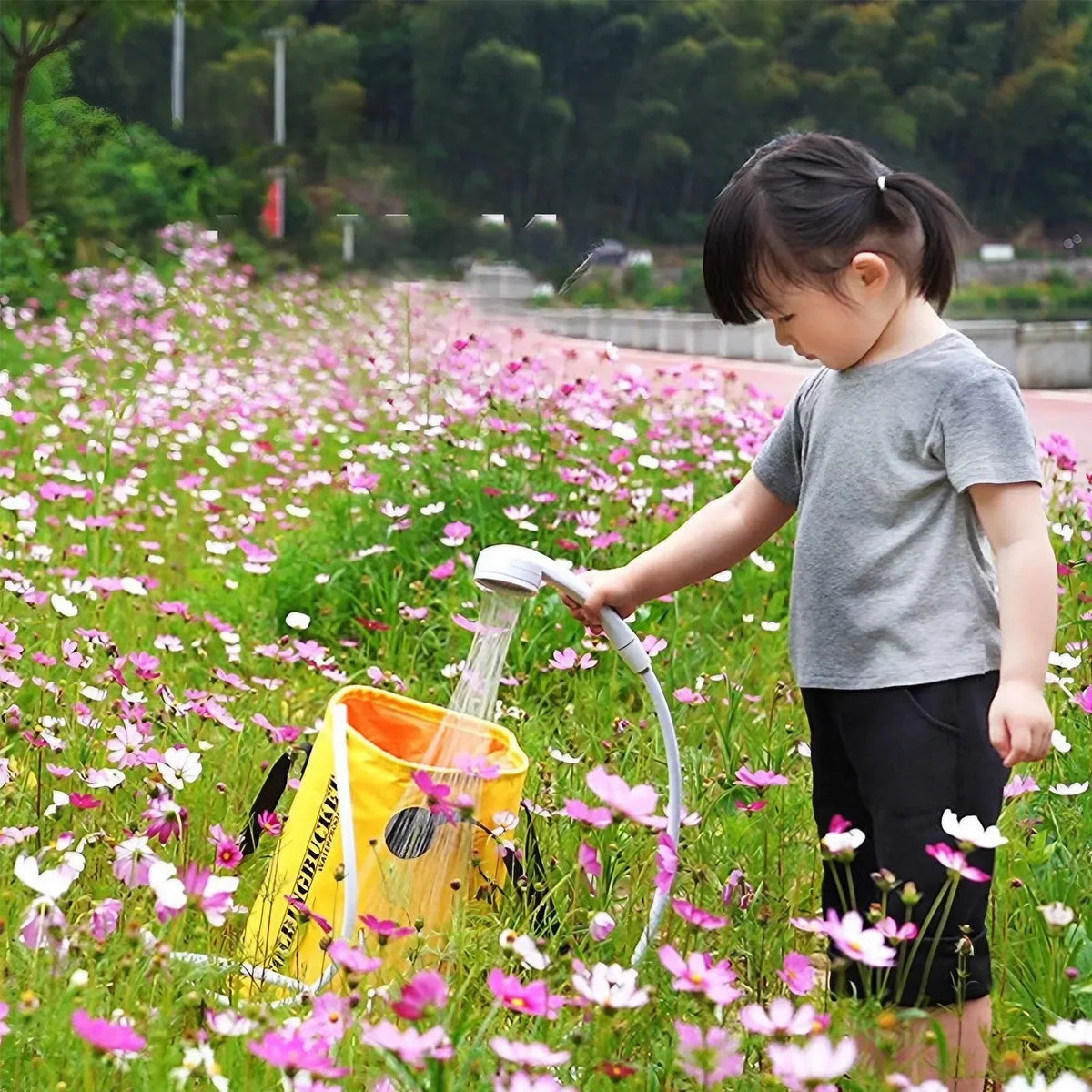 Rechargeable Handheld Outdoor Shower Sprayer For Pets And Gardening